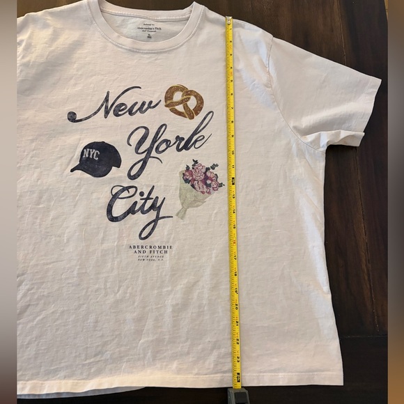 Abercrombie & Fitch NYC Graphic Tee - Picture 4 of 4